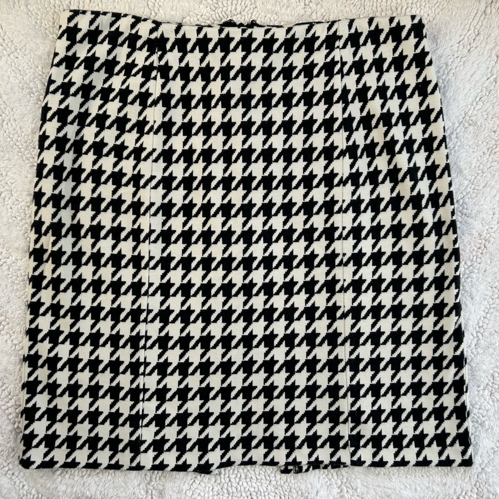 Houndstooth Pencil Skirt